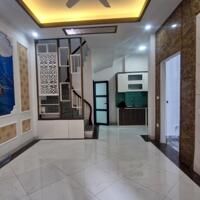 Bán nhà 5 tầng mới, ba bước ra mặt Lĩnh Nam, sân riêng để xe