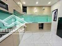Chính Chủ Oriental Plaza Mới Đẹp, Q. Tân Phú Cho Thuê Căn 2 Phòng Ngủ 10 Triệu & 3 Phòng Ngủ 11 Triệu
