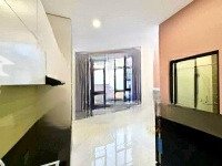 Chdv 17 Phòng,Thang Máy, Thu Nhập Từ 65 Triệu/Th - Hơn 100 Triệu/Th - Hẻm Xe Hơi Ngay Công Viên Làng Hoa