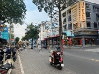 Cực Rẻ. Chính Chủ Bán Nhà Ung Văn Khiêm. 20X35M (660M2)Cho Thuê2 Hầm 8 Tầng, Xây Khách Sạn. Giá: 105 Tỷ