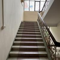Cho thuê VP 140m2 Huỳnh Thúc Kháng, sẵn chia phòng có thể thông sàn