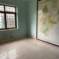 Cho thuê VP 140m2 Huỳnh Thúc Kháng, sẵn chia phòng có thể thông sàn