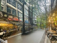 Bán Nhà Mặt Phố Nguyên Hồng, 16,2 Tỷ, 40M2, Đống Đa, Ô Tô Đỗ Cửa, Kinh Doanh Đỉnh, Dân Trí Cao