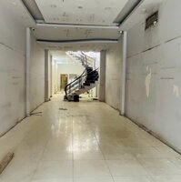 Cho thuê nhà 1 trệt 3 lầu DT 120m2 vỉa hè rộng Mặt tiền đường Võ Văn Ngân Thủ Đức
