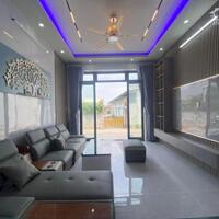 Nhà trệt lầu xây mới hẻm 65 đường Lê Hồng Phong