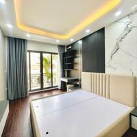 Bán nhà phố Cầu Giấy 50m2 5 tầng tương lai mặt phố ô tô kinh doanh nở hậu