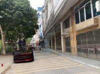 Bán Nhà Nguyễn Văn Cừ, Ngọc Lâm, Ô Tô Tránh, Vỉa Hè, Gara Thang Máy, Full Nội Thất, Kinh Doanh