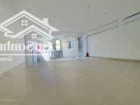 (Hiếm) Bán Tòa Nhà Mặt Phố Hoàng Quốc Việt, Cầu Giấy, 205M2 X 7T, Thang Máy, 8X Tỷ. 0948111338