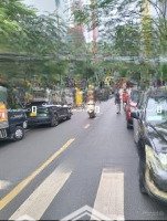 Bán Nhà Mặt Ngõ Sầm Uất Như Mặt Phố Ở Duy Tân - Kinh Doanh Rất Tốt - Vị Trí Đắc Địa - Hè Rộng