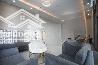 Chính Chủ Cần Bán Căn Hộ 3Pn/168M2/11.5 Tỷ, Full Nội Thất, View Hồ Tây, Cam Kết Giá Tốt Nhất