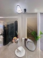 Nhà Đẹp Full Nội Thất Tân Quy Q7Diện Tích: 4X16,5M Trệt + 3 Lầu + 5 Phòng Ngủ+ 6 Vệ Sinh( Thang Máy )Giá : 16,5Tl