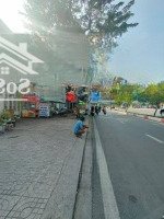 Giá Tốt! Nhà Phạm Văn Đồng Ngay Dh Công Nghiệp! 8 X 28M Công Nhận 200M2 Xây Dựng Chdv Cực Tốt