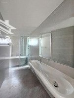 Cần Bán Căn Hộmặt Tiềnđường Trường Lưu Thành Phố Thủ Đức