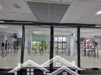 Chính Chủ Cho Thuê Văn Phòng Vị Trí Đắc Địa View Kính Thoáng Mát Diện Tích 330M2 Tại Ba Đình