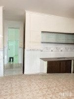 Nhà Xóm Chiếu Q4- 72M2 Nở Hậu- 2 Lầu - Sân Rộng - Ko Qh-Chỉ 5 Tỷ Nhỉnh
