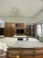 Nhà Đẹp Văn Cao, Ba Đình, Lô Góc 2 Thoáng Vĩnh Viễn, Ngõ Thông, Thang Máy, 40M2, 5 Tầng, Chỉ 7,5 Tỷ