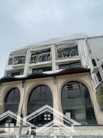 Hot Duy Nhất Căn Xẻ Khe 8.6 M Mặt Tiền, Diện Tích 143 M2 View Sông Ngưu Giang, Giá Chỉ 19.7 Tỷ