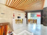 Văn Phòng 200M2 Giá Bán 70 Triệu (Bao Phí Quản Lý) - Mekong Building