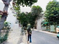 Bán Dãy Trọ Mtkd Ngay Chân Chung Cư Phước Bình, Kế Global, Ngang 5 Vuông Vức. Sẵn Thu Nhập
