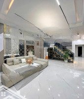 Chủ Cần Bán Gấp Nhà Đẹp Gần Viện 108! Không Quy Hoạch, Căn Góc 3 Thoáng, 38M2 5 Tầng Chỉ Hơn 6 Tỷ