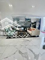 Biệt Thự Sang Trọng Mặt Tiền Hồ Văn Huê, Phường 9, Quận Phú Nhuận Giá Chỉ 35 Tỷ