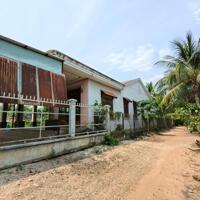Tân Đông, Tân Châu TN - Cần bán nhanh Nhà lô góc 2 mặt tiền nhựa trong khu đất rộng 1.270m2.