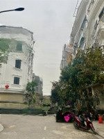 Bán Gấp 85M Đất Đấu Giá Đông La - Lô Góc - Trục Chính 24M , Đường 2 Contener Tránh , Kinh Doanh.