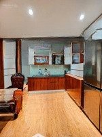 Bán Tập Thể Giảng Võ, 70M2, Giá Bán 3.98 Tỷ,Thang Máy, Full Nội Thất, Nhà Đẹp