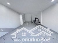 Shophouse Hoàn Thiện Cơ Bản Có Thang Máy, Giá Chỉ 40 Triệu/Tháng Mặt Tiền Song Hành Lakeview City