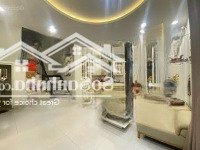 Nguyên Căn Biệt Thự Siêu Đẹp Cmt8, P7. Dt: 15X25M. 1 Trệt 3 Lầu, Full Nội Thất, Sân Vườn. Giá 65 Triệu