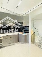 Mặt Tiền Đường Ngay Dương Quảng Hàm, Có Thang Máy, Nội Thất Cao Cấp, 5.5X18M, Giá Bán 10,8 Tỷ.