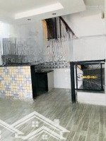 Nhà 28M Hẻm 1/ Tôn Thất Thuyết Cách Mặt Tiền Đường 30M Kế Delasol Q4.,