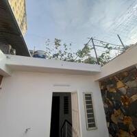 Nhỉnh 240tr/m2 Chính chủ cách mặt phố Lê Văn Lương 100m, 37m2''5T''3.5 CG