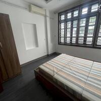 Nhỉnh 240tr/m2 Chính chủ cách mặt phố Lê Văn Lương 100m, 37m2''5T''3.5 CG