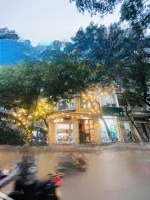 Cho Thuê Nhà Mặt Phố Tại Đường Huỳnh Thúc Kháng, Giá Tốt, Diện Tích 120M, Mặt Tiền 7M