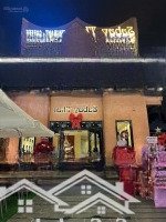 Cực Đỉnh! Cho Thuê Mặt Bằng Kinh Doanh Phố Trung Hoà,Diện Tích140M2X4T,Mặt Tiền6M Vị Trí Ngay Ngã Tư Đắc Địa