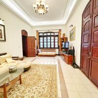 Bán nhà lô góc phố Thái Hà, Đống Đa, ô tô vào nhà 3 tầng 154m2 giá 46 tỷ