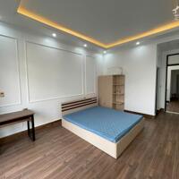 Cho thuê nhà Văn Cao, 4 p.ngủ khép kín, nội thất cao cấp.