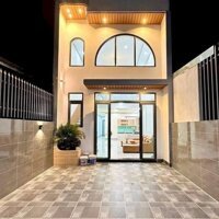 Nhà 1 trệt 1 lững 150m2 ở bàu bàng