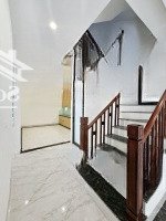 Nhà Mới Đẹp - Cách Cầu Vĩnh Tuy, Aeon Long Biên Chỉ 5 Phút Đi Bộ - 5 Phòng Ngủ - Sân Rộng 20M