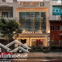 Cho Thuê Mặt Bằng Kinh Doanh Phố Nguyên Hồng.diện Tích80M2 X 4T -Mặt Tiền6.5M, Khu Vực Kinh Doanh Đắc Địa