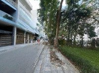 Bán Nhà Mặt Phố Lạc Long Quân: 332M2. Mt: 6.5M. Hậu 6.9M. Phù Hợp Làm Tòa Nhà. 120 Tỷ Tl