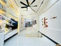 Bán Nhà Lạc Long Quân, Ngõ To, Nông, Gần Ngay Phố, Nhà Đẹp, Ở Luôn, Dân Trí, Xây Chắc Chắn 38M2