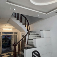 Phố VIP Ngọc Hà – Hàng xóm Lăng Bác – 55m2 – ô chờ thang máy – 2 phút ra Hồ Đầm