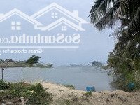 Mảnh Đất Duy Nhất Còn Sót Lại, Trước Mặt Là Đường Đồng Nà, Mặt Sau Là Sông Cổ Cò, Sát Bên Mép Nước.