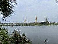 Mảnh Đất Duy Nhất Còn Sót Lại, Trước Mặt Là Đường Đồng Nà, Mặt Sau Là Sông Cổ Cò, Sát Bên Mép Nước.