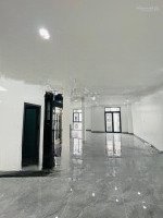 Cho Thuê Shophouse Thấp Tầng , 144M2 , Nhà Hoàn Thiện Có Thang Máy Tại Vinhomes Grand Park.
