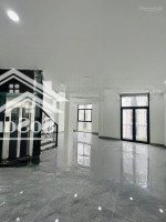 Cho Thuê Shophouse Thấp Tầng , 144M2 , Nhà Hoàn Thiện Có Thang Máy Tại Vinhomes Grand Park.