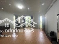 Biệt Thự Có Thang Máy Tại Lý Chính Thắng Quận 3. Hầm-Trệt-3 Lầu.nhiều Phòng. Giá 70 Triệu
