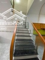 Bán 3 Lầu, 3 P Ngủ, Sân Xe Hơi, Hoàn Công, Đ. Nguyễn Trung Trực, Liên Hệ: 0909.290.286